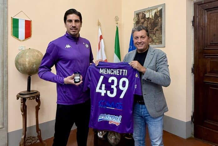 Agnelli riceve Daniele Menchetti, record di 439 presenze in viola Agnelli riceve Daniele Menchetti, record di 439 presenze in viola