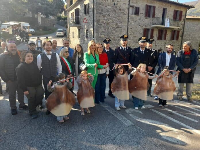 In migliaia alla Festa della Castagna di Caprese Michelangelo