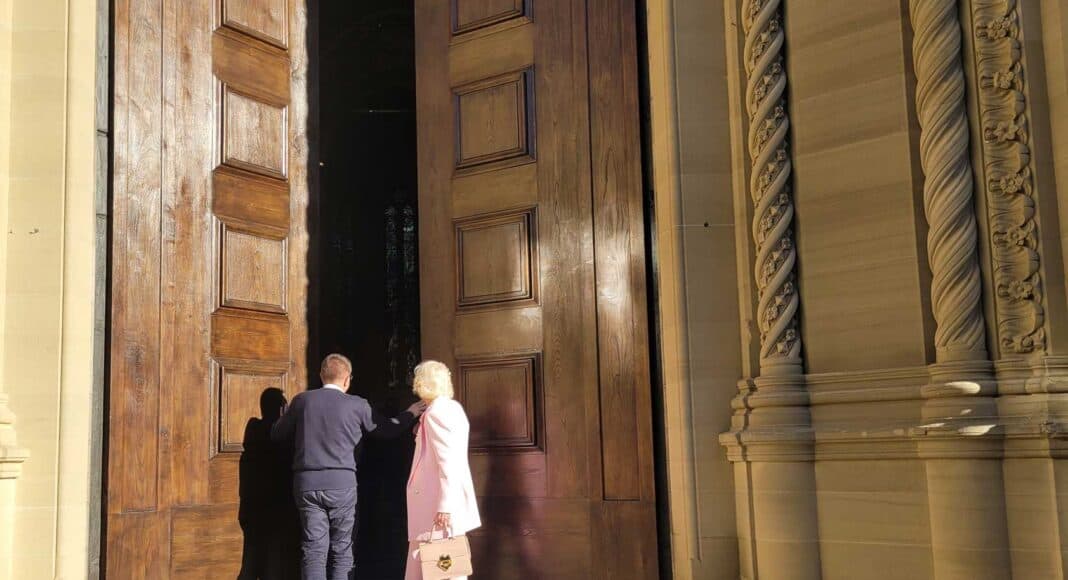 Inaugurato il restauro dei portoni d’ingresso della Cattedrale