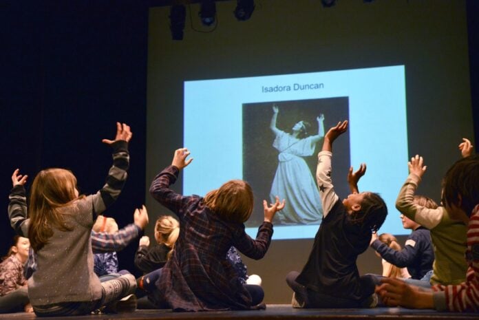 Ma che danza è questa - La danza che muove - Marie Claire Budin 1 La danza che muove 25/26, ad Arezzo e Cortona