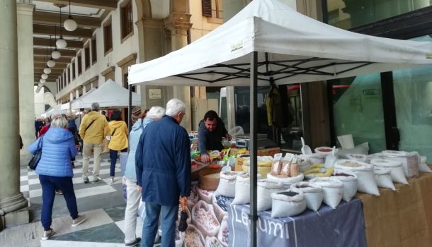 Sabato 4 ottobre torna il Mercatale sotto i portici di via Roma