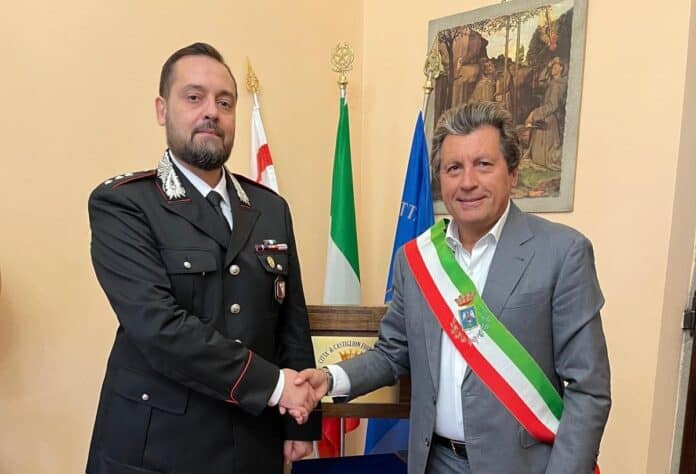 capitano Carabinieri cortona Roberto Pivotto_sindaco Mario Agnelli capitano Carabinieri cortona Roberto Pivotto_sindaco Mario Agnelli