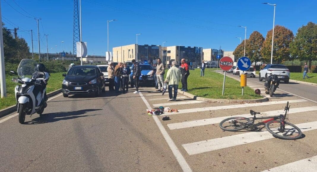 scontro auto bici