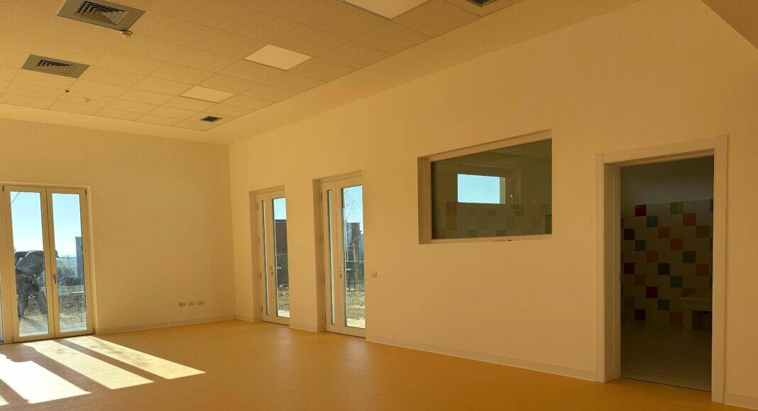 Cortona, sopralluogo del sindaco al cantiere del nido Il Castello