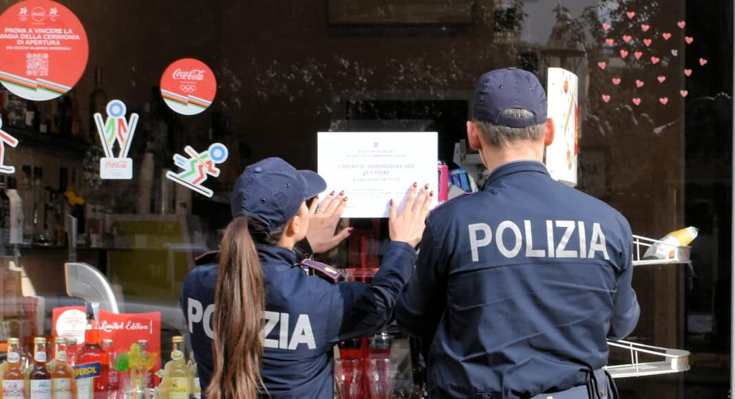 Sospesa un'altra licenza ad un negozio del centro di Arezzo