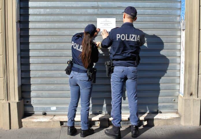 Sospesa la licenza a due esercizi commerciali di Arezzo