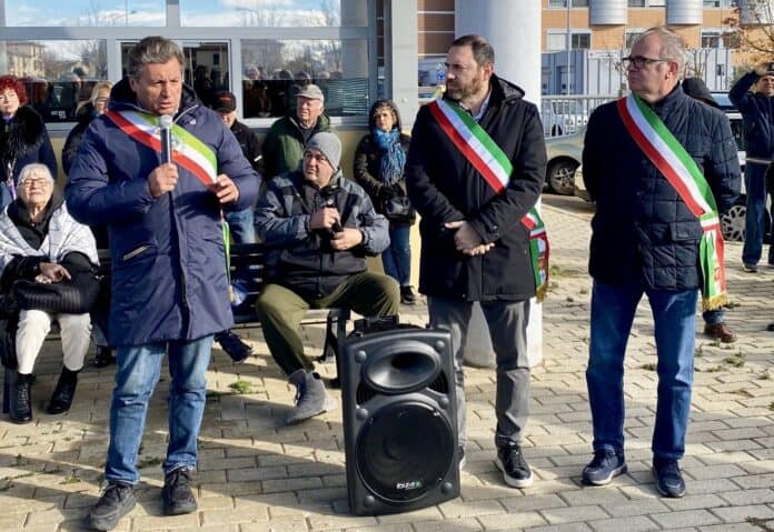 Il Sindaco Mario Agnelli al presidio dell’ospedale della Fratta