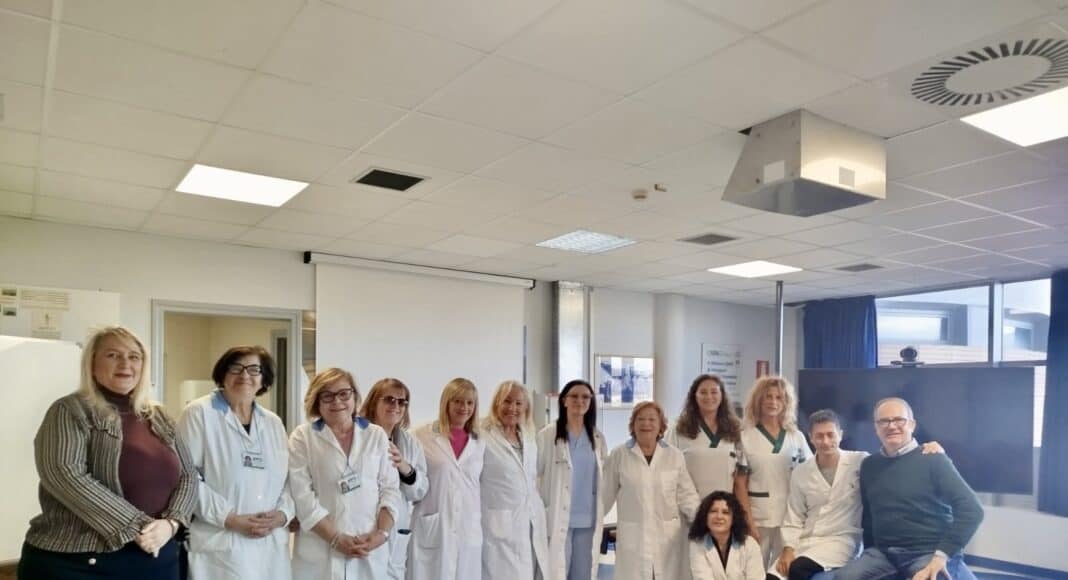 Ospedale di Cortona, nuovo lettino ambulatoriale per la Cardiologia