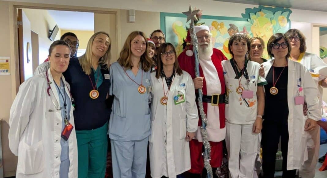 Ospedale del Valdarno: i Babbi Natale in Pediatria e in Ostetricia