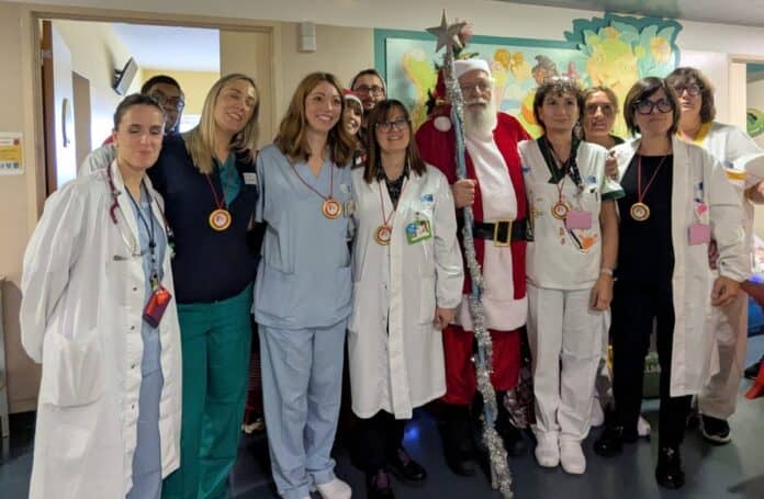 Ospedale del Valdarno: i Babbi Natale in Pediatria e in Ostetricia