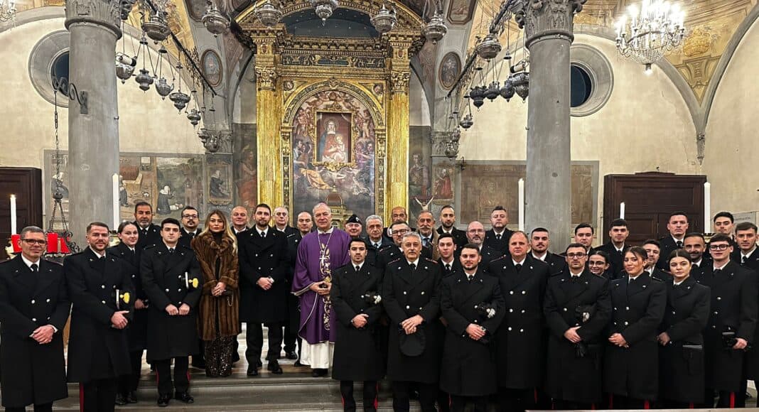 I Carabinieri con gli anziani per metterli in guardia dalle truffe