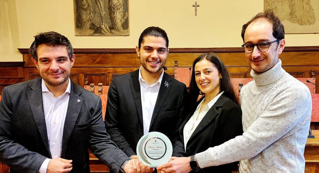 Federico Scapecchi premia i campioni europei di Bachata