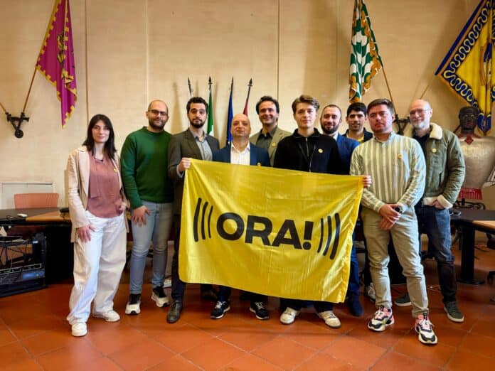 Politica ORA! ad Arezzo per confrontarsi con i cittadini 