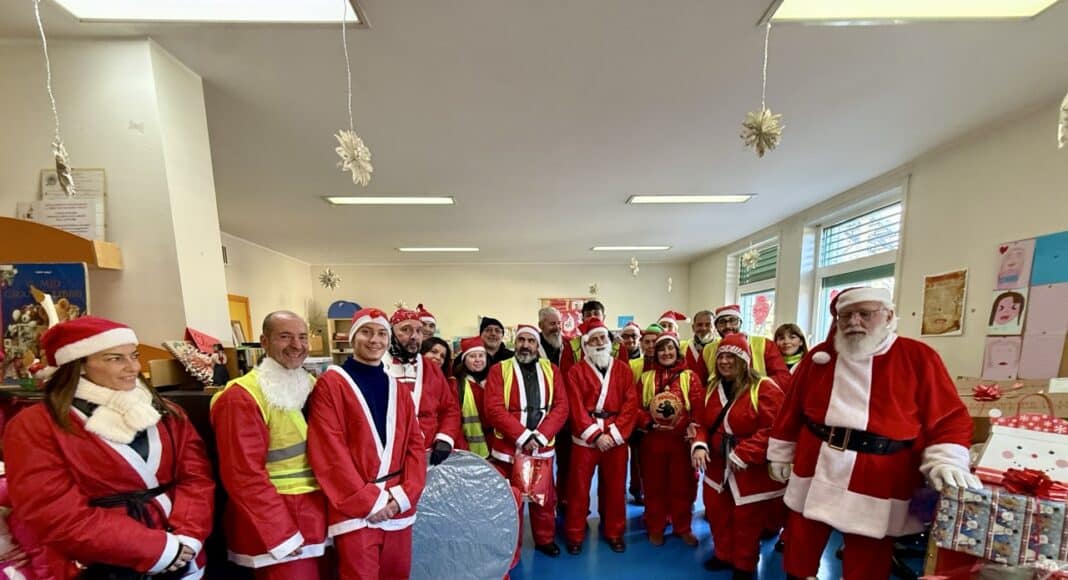 San Donato di Arezzo, l’invasione festosa dei Babbo Natale