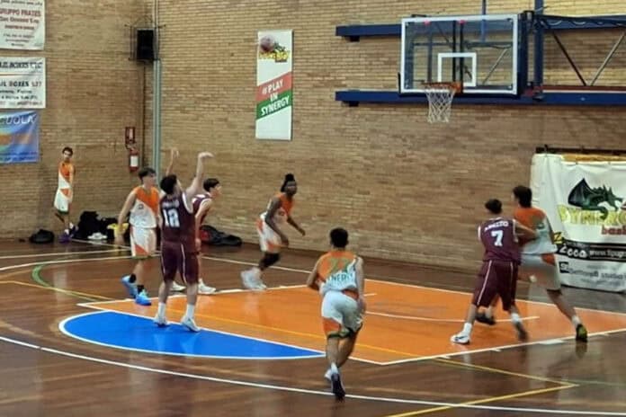 La Scuola Basket Arezzo ha vinto per 61-38 sul Pino Basket Firenze