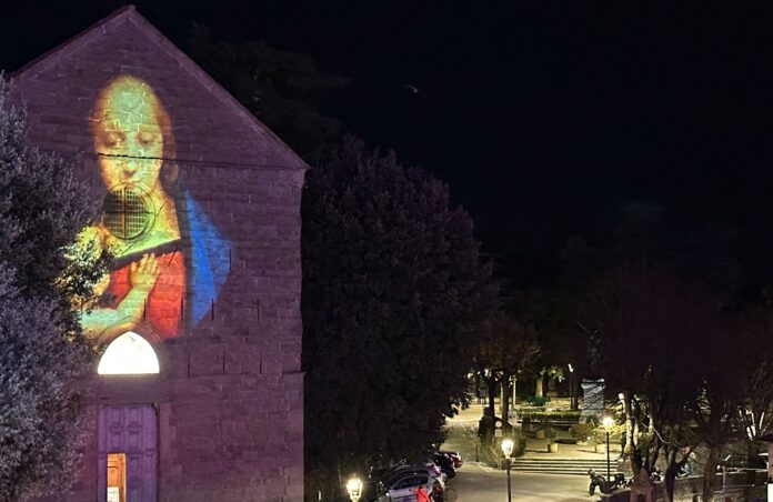 Inaugurato il Natale di Cortona