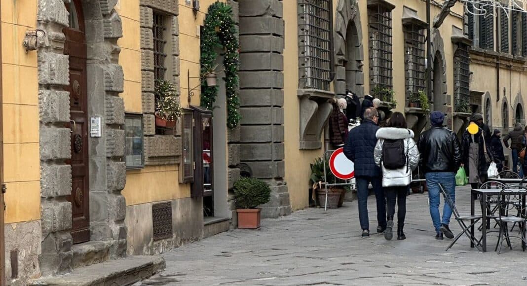 Cortona, restauro della pavimentazione di via Nazionale