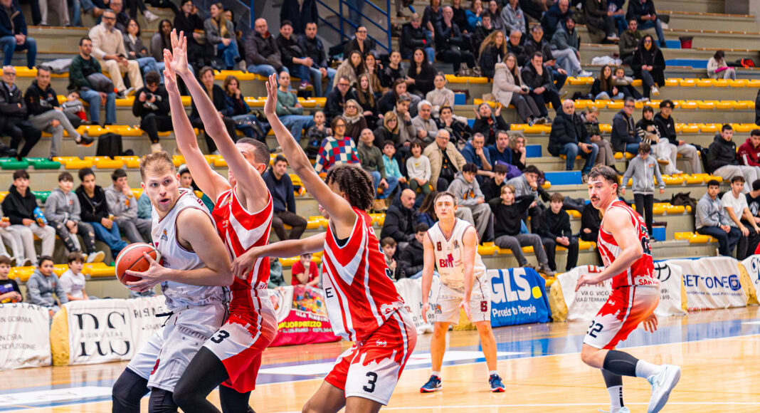 Basket Arezzo San Valentino sul campo della VIsmederi Costone Siena