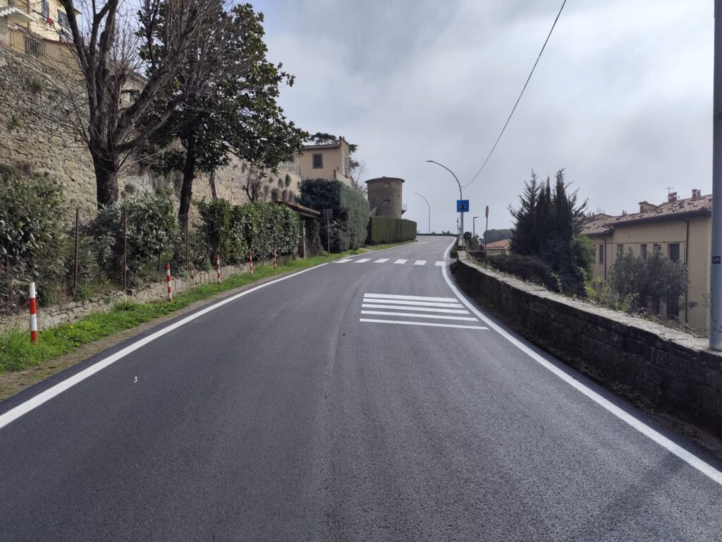 Cortona, viale Cesare Battisti si rifà il look. Manutenzione a Pergo