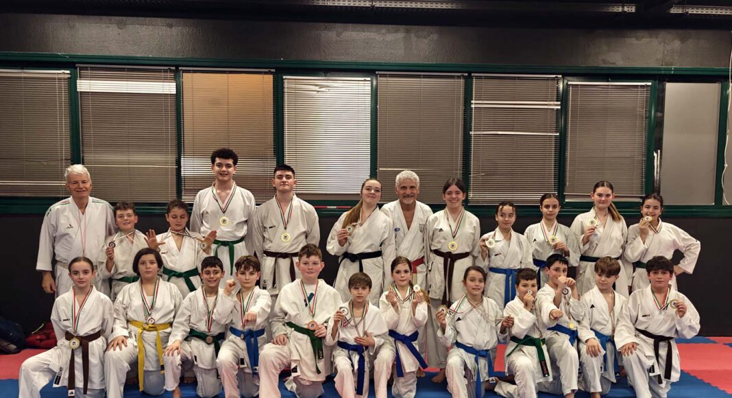 Ventidue medaglie e secondo posto per l’AKA alla Coppa del Carnevale