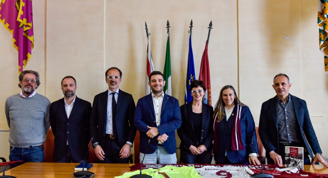 Orgoglio Amaranto la città unita nella cavalcata dell’Arezzo Calcio