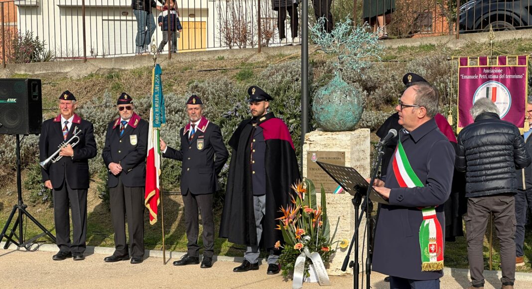 Partecipata commemorazione di Emanuele Petri a Cortona