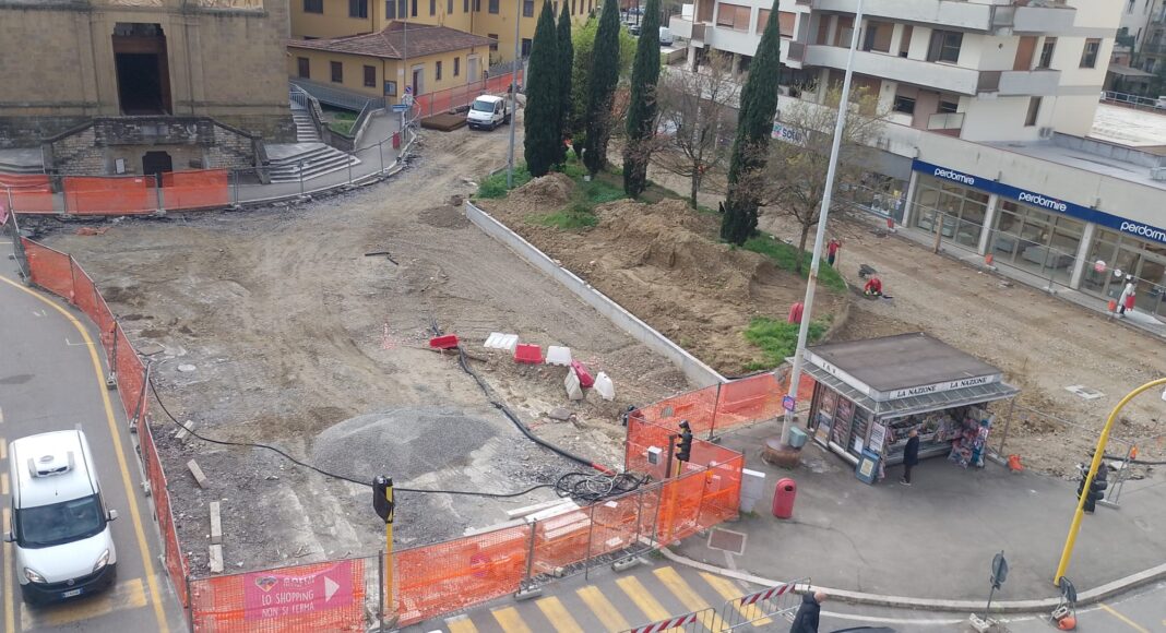 Demos Piazza Saione va pedonalizzata