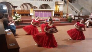 Poesia e danza si sono incontrate alla Pieve di Santa Maria