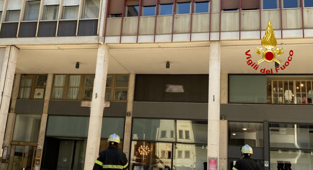 vvf-arezzo-evacuazione-palazzina