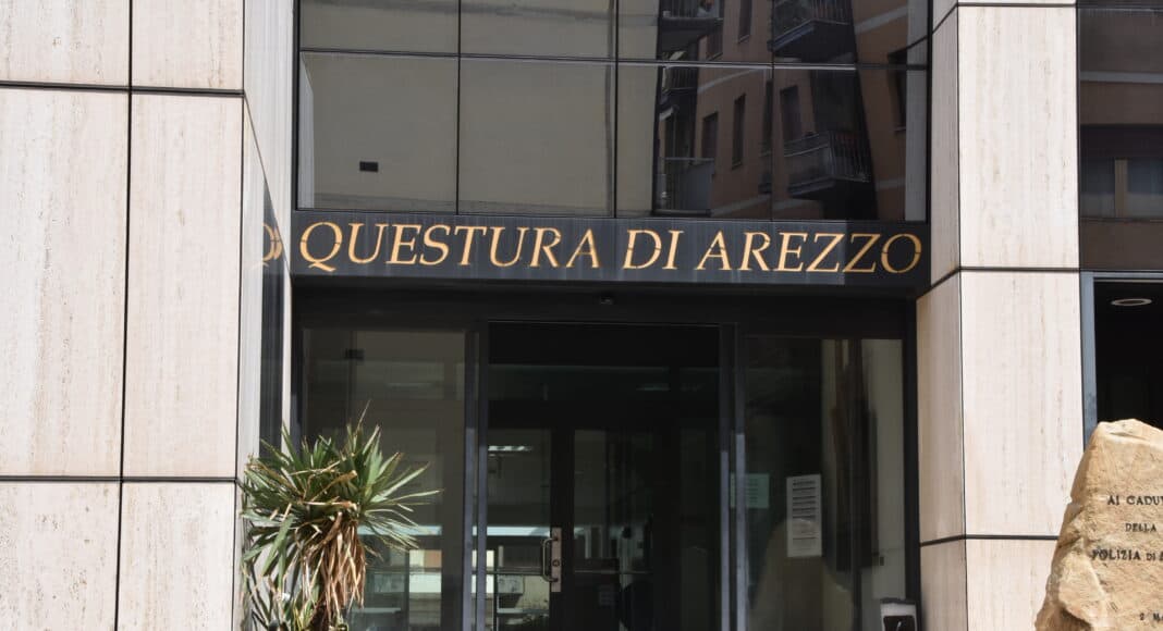 Sospesa la licenza di un bar in provincia di Arezzo: stop del Questore.