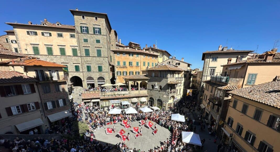 Cortona, boom di turisti per il «Fiore». I vincitori del concorso