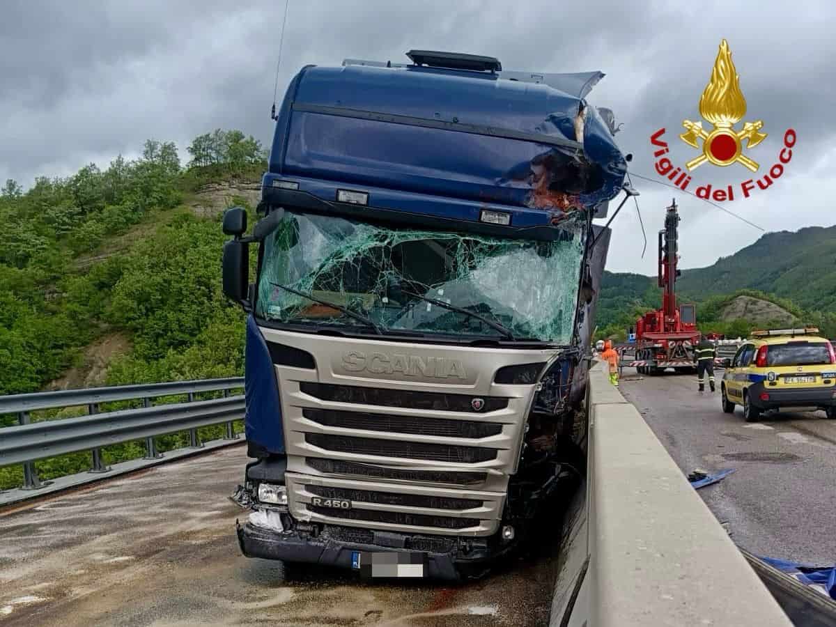 vvf-incidente-e45-feriti