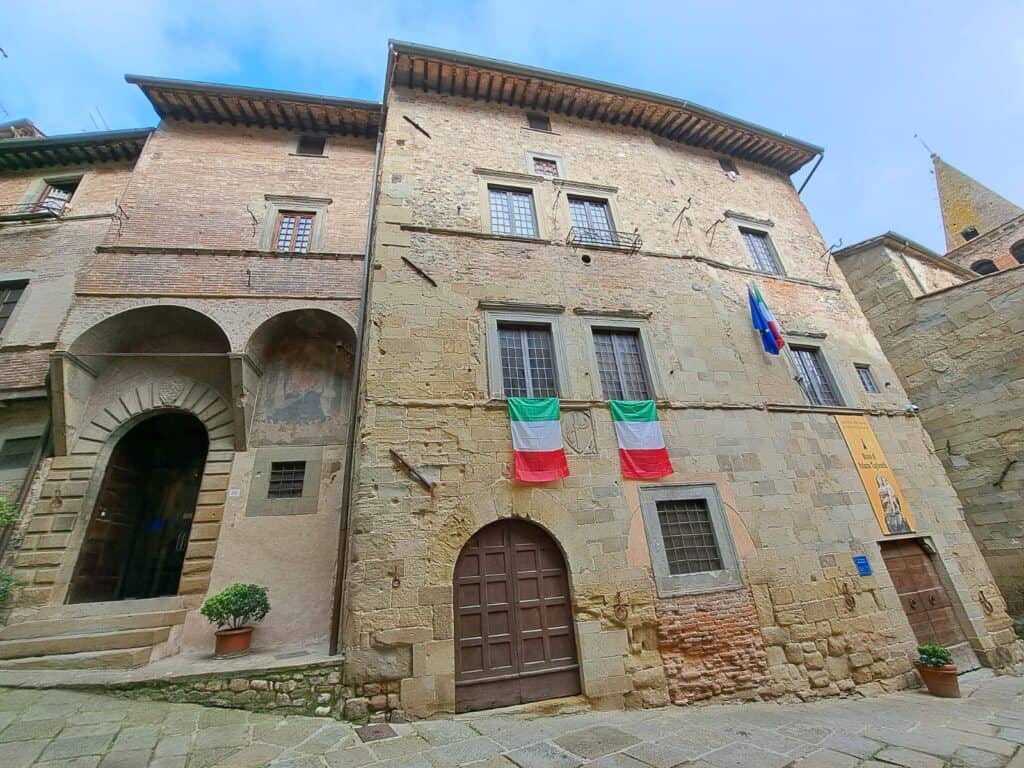 Palazzo Taglieschi di Anghiari su RAI News