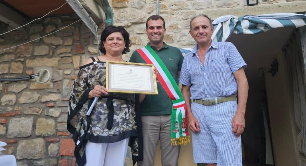 Bibbiena: il negozio viaggiante di Stefania e Orlando compie 20 anni